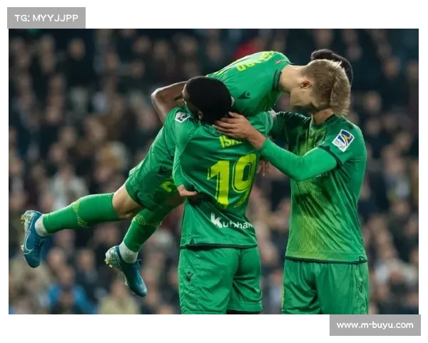 桑兹头球破门瞬间，圣保利十分钟内连追两球